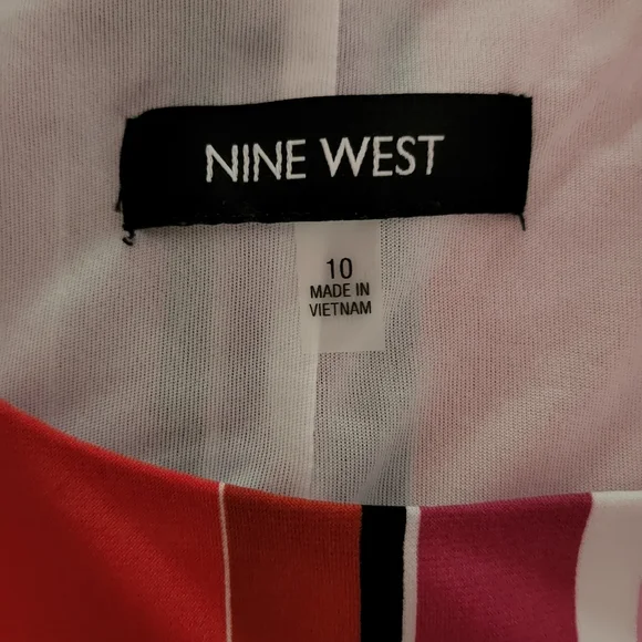 Ladies Dress - Picture 2 of 2